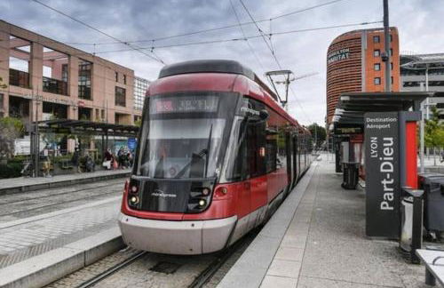 T1bis, balcon, proche Part-Dieu - Foto 7