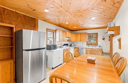 River Road Treehouse Retreat - Foto 8