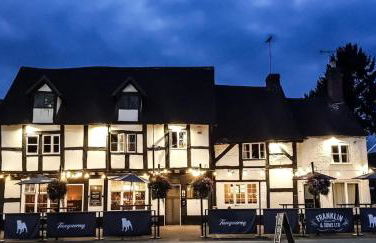 Luxury Warwick Townhouse I Walk to Castle I Dog friendly I Private patio garden I - Foto 28