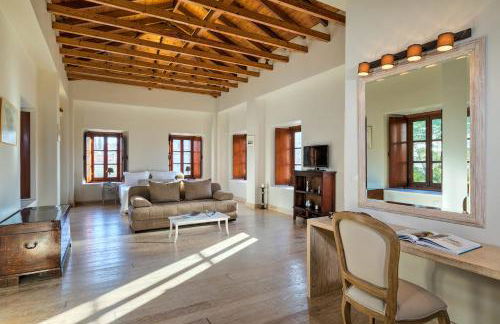 Mare Monte Luxury Suites - Photo 40