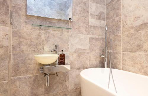 JOIVY Charming 2-Bed Flat Near Edinburgh Castle - Foto 44