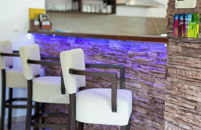 Villa Tara With a Beautiful Heated Pool - Photo 20