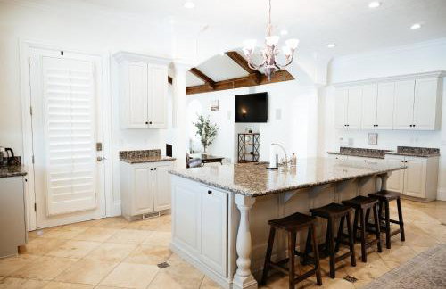 Large & Spacious Home, Sleeps 23+ near SLC - Foto 72