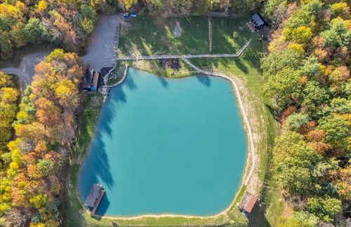 Tiny House on a Waterfall at Private Tiny Lake - Foto 14