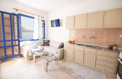 Beachfront Lovely Small House on the Sea - Foto 9