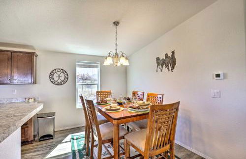 Desert Escape Off I-10 with Over 1 Enclosed Acre! - Foto 6