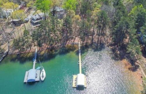 NEW! Lakefront|Lux|Games|HotTub|Dock|Friends+Fam! - Foto 24