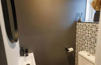 Uber Stylish 3 bedroom home off Road parking near town centre and Bike Park Wales - Photo 19