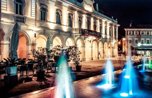 Incantevole vista dalle mura del castello. - Foto 64