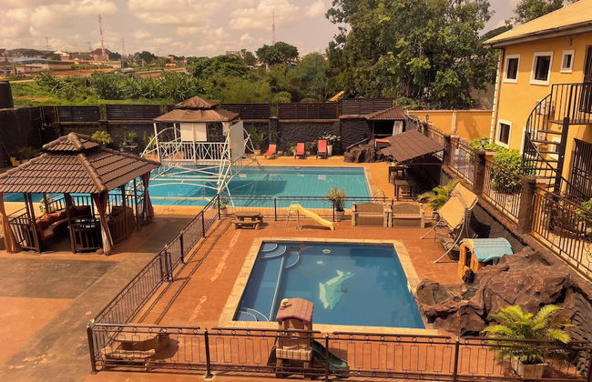 Aaron's Place Luxury Apartments & Rooms - Photo 62