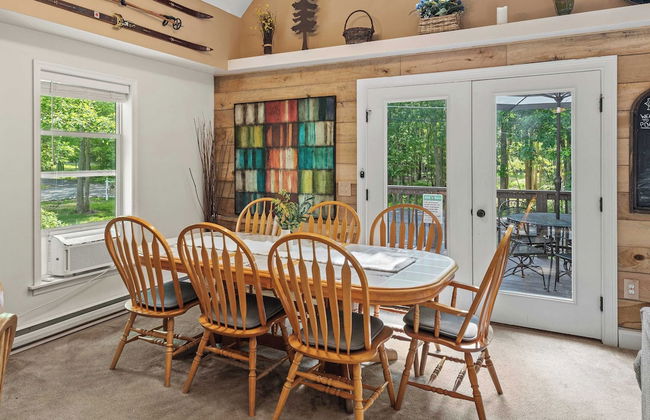 Alpine Serenity by Avantstay Beach + Lake Access Theater, Deck, Playroom - Foto 8