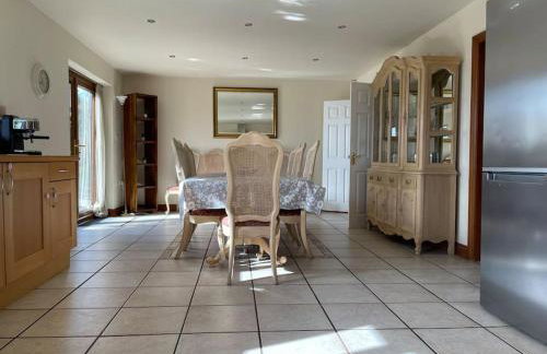 Spacious Home, 6 large bedrooms, full sky package, sleeps 14 - Foto 56