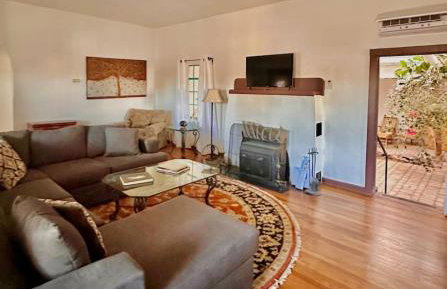 3 bed 2 bath Hacienda near Downtown and NMSU. - Photo 1