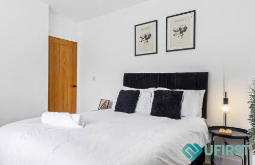Ideal 4BR Home - Near City Hospital, Sherwood, Clinton Market, QMC & City Centre - Sleeps 8 - Foto 3