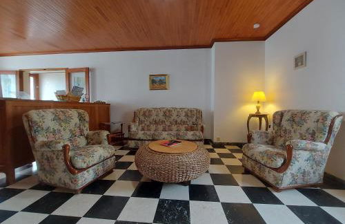 Maison spacieuse avec jardin, BBQ, table de ping-pong, proche commerces, pour 9 personnes et bébés - FR-1-581-96 - Foto 11