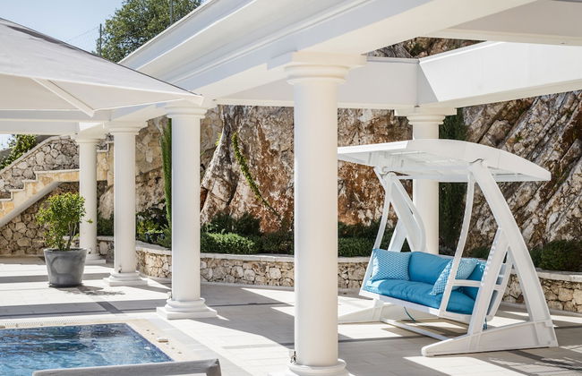 Villa Monte Leone by Konnect with Pool, Hot Tub, Spa Room & Stunning Seaview - Photo 39