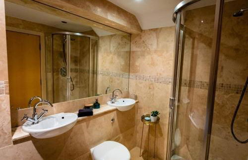 Lux Duplex Apartment 19th Century Chapel Wakefield Centre - Foto 3