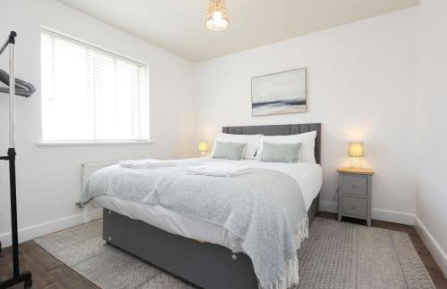 Contractor 4 Bed 3 Bath House Near Airport Parking Barry Island with Parking - Foto 1