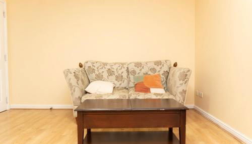 2 bed flat near Livingston North Station - Foto 4