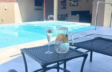 Casa Sol da Manhã - Piscina aquecida com hidromassagem - 300m da praia - Foto 14