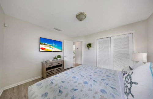 Tropical Villa Retreat with Private Pool & Peaceful Backyard - Stylish Escape in a Tranquil Residential Area - Foto 38