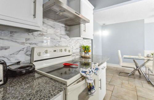 Beach Retreat Downtown Hot Tub - Foto 23