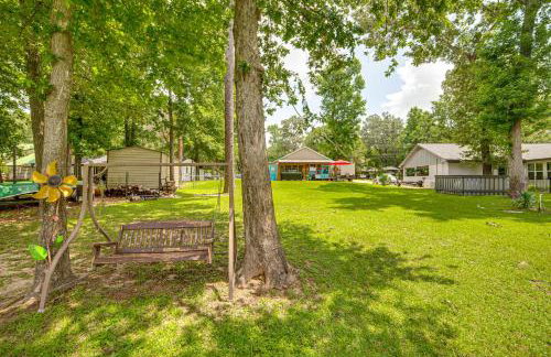 Pet-Friendly Lakefront Getaway with Hot Tub! - Foto 23