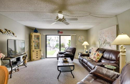 Daytona Beach Shores Condo Rental Walk to Beach! - Photo 4