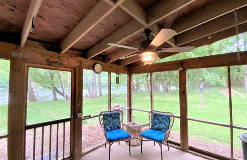 Barney's Retreat- Rustic cabin on the river! - Foto 12