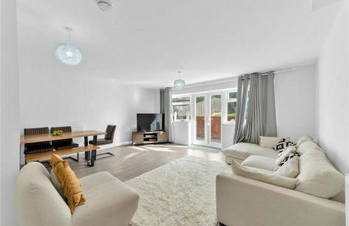 Canterbury 5 bedroom house stay- sleeps upto 9 - Foto 3