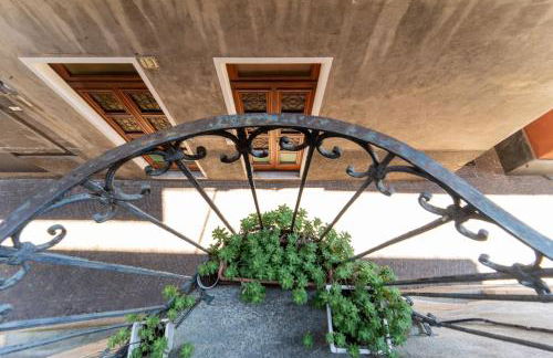 Vintage Home in the hamlet with lake view - Photo 28