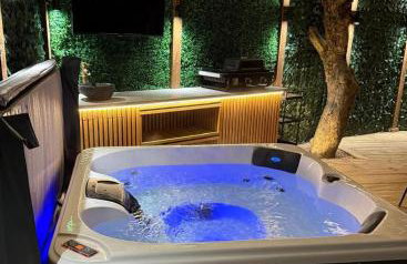 Rural Romantic Cabin-Hot Tub & Outdoor Kitchen - Foto 1