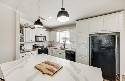 Van Vacation Retreat with Private 300-Acre Lake! - Photo 7