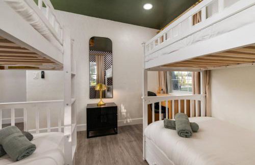 10 Minutes to Downtown with Jacuzzi, Pool Table, Ping Pong, and BBQ - Foto 22