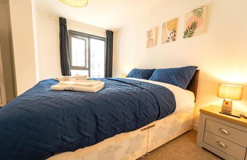 Spacious Apartment in Woking Town Centre - Photo 1