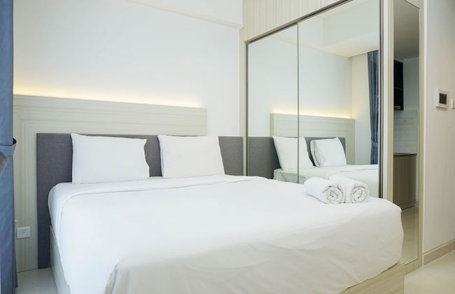 Relax and Comfy with Pool View @ Studio West Vista Apartment - Photo 15