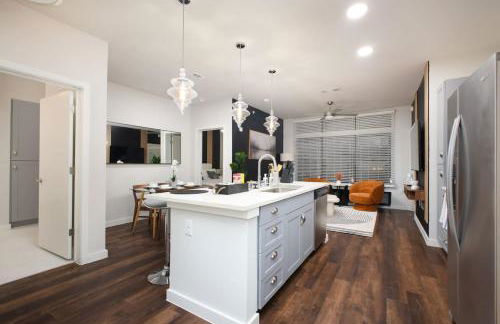 Elegant 2BR-w Parking, Near Riverwalk & Conv Ctr - Foto 21