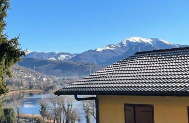 Lakefront Apartment with Panoramic Pool - Foto 11