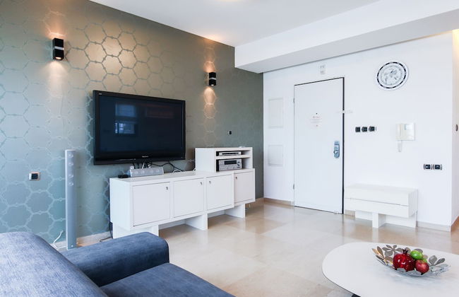 Comfort & Balcony near Beach by FeelHome - Photo 15