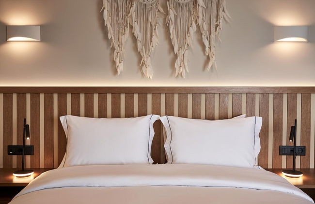 Beachfront Alassa Villas w Private Pools Complex - Foto 3