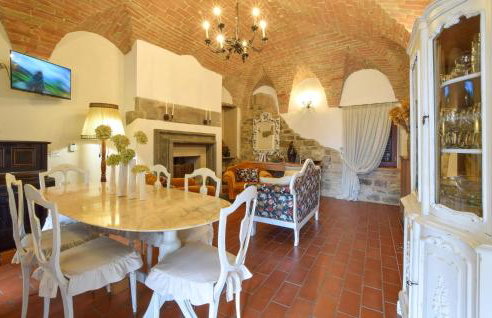 Lovely Apartment In Civitella Benazzone - Foto 6