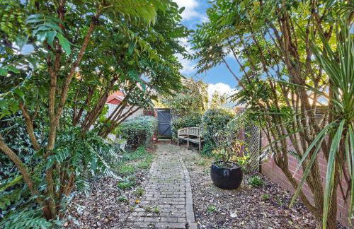 Spacious 4BR Newport Home - Ideal for Families & Groups - Foto 52