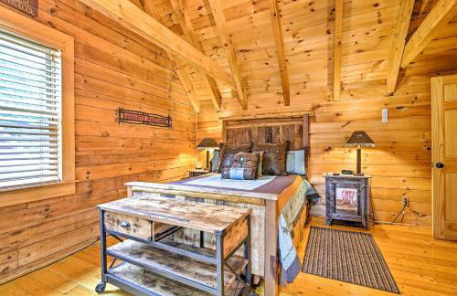 Lake Hartwell Lodge with Dock, Theater and Hot Tub! - Foto 14