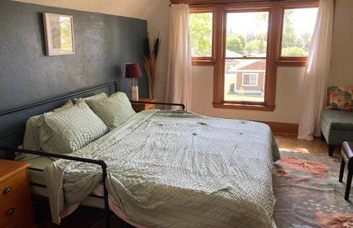 Historic Glacier Getaway with Spectacular Views-20mins to Glacier National Park-10mins to airport and walkable to downtown! - Foto 4