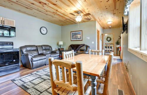 Cozy Lake Wissota Escape with Community Dock! - Foto 1