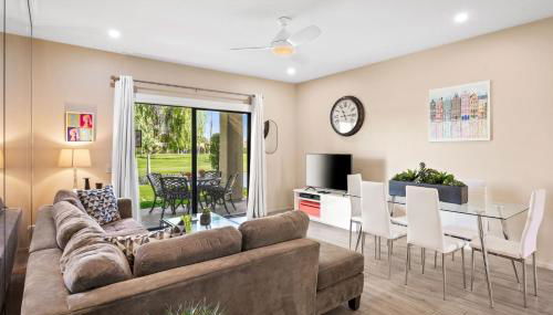 Midnights at the Oasis - Foto 4