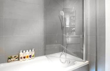 Eton, Windsor - 1 Bedroom Ground Floor Apartment - With Parking - Foto 5