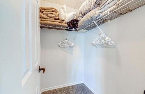 #463-Fabulous 4 bed villa with south facing private pool and spa overlooking water - Foto 54