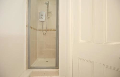 North Road By N And N Stays, perfect for contractor and corporate stays, Long Stays welcome, Free on street parking, WIFI, Near Gloucester Road - Foto 23