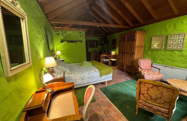 Oasis Hill Botanical Garden - Foto 13